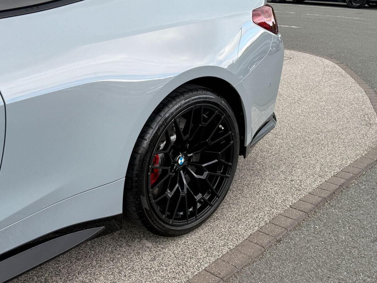 BMW M4 M4 Gallery Image