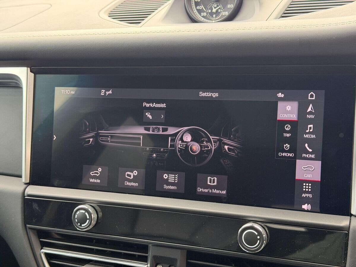 Porsche Macan Macan Gallery Image