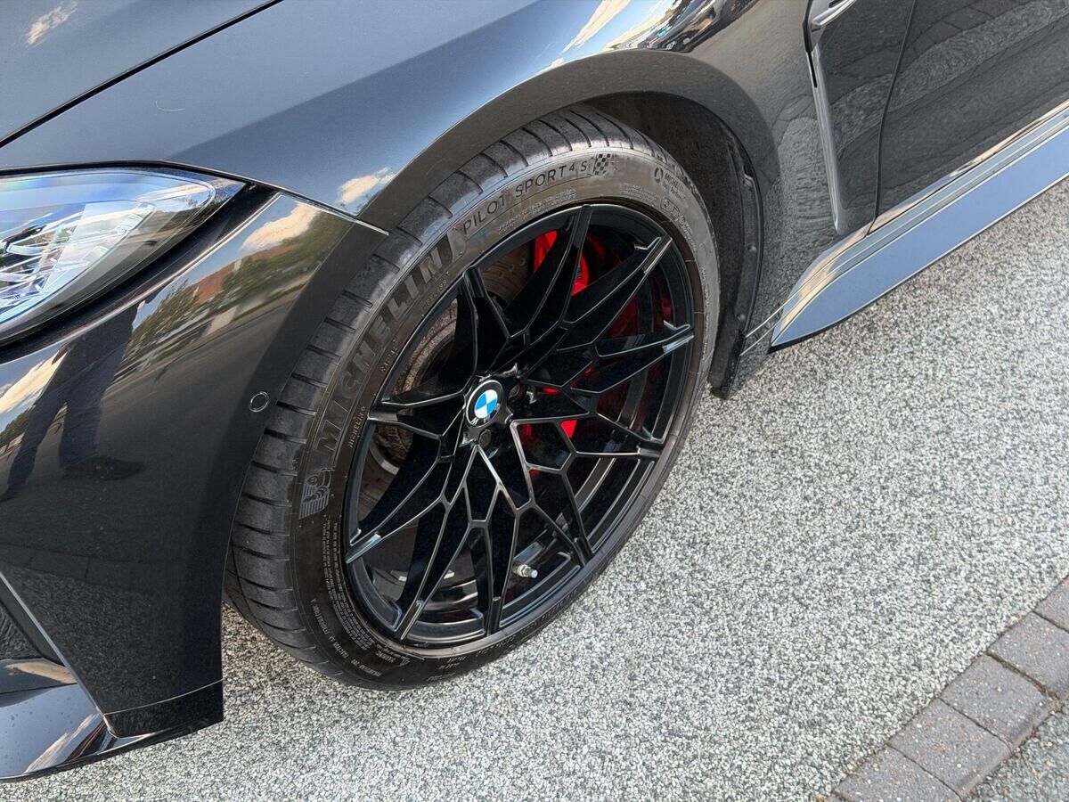BMW M4 M4 Gallery Image