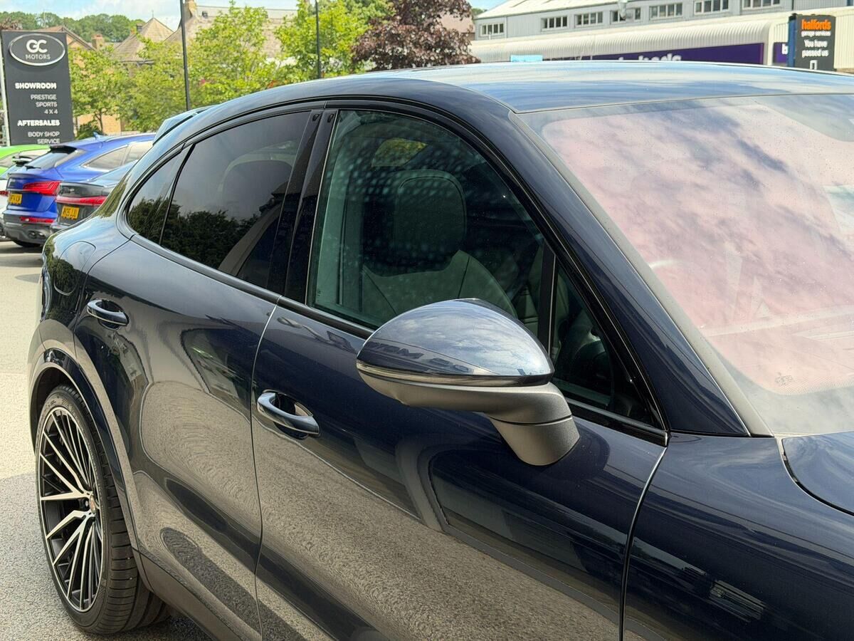Porsche Cayenne Cayenne Gallery Image