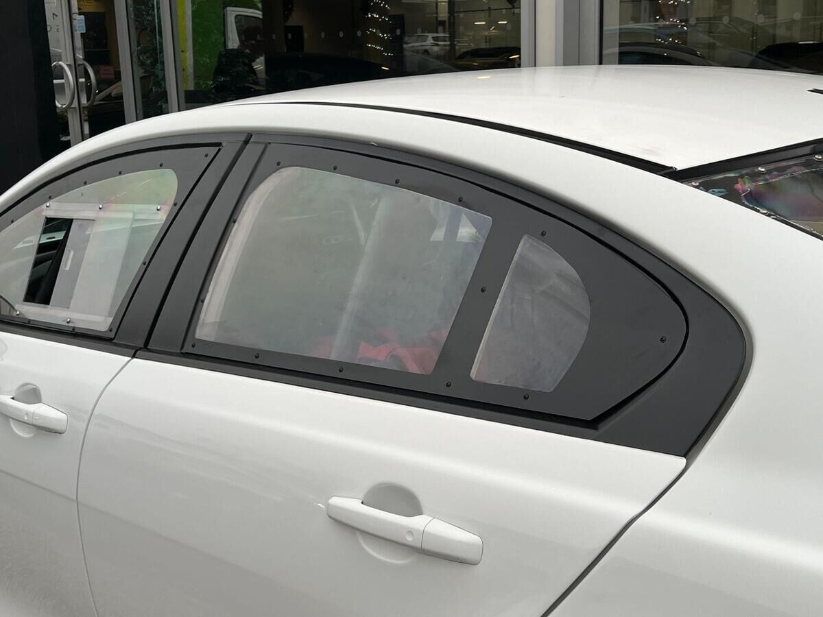 Jaguar XE XE Gallery Image