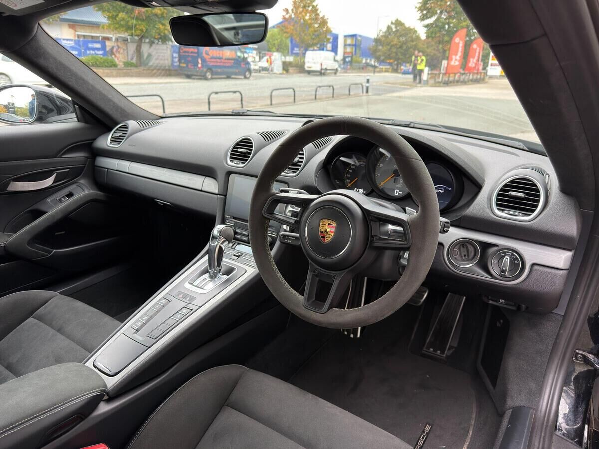 Porsche 718 Cayman 718 Cayman Gallery Image