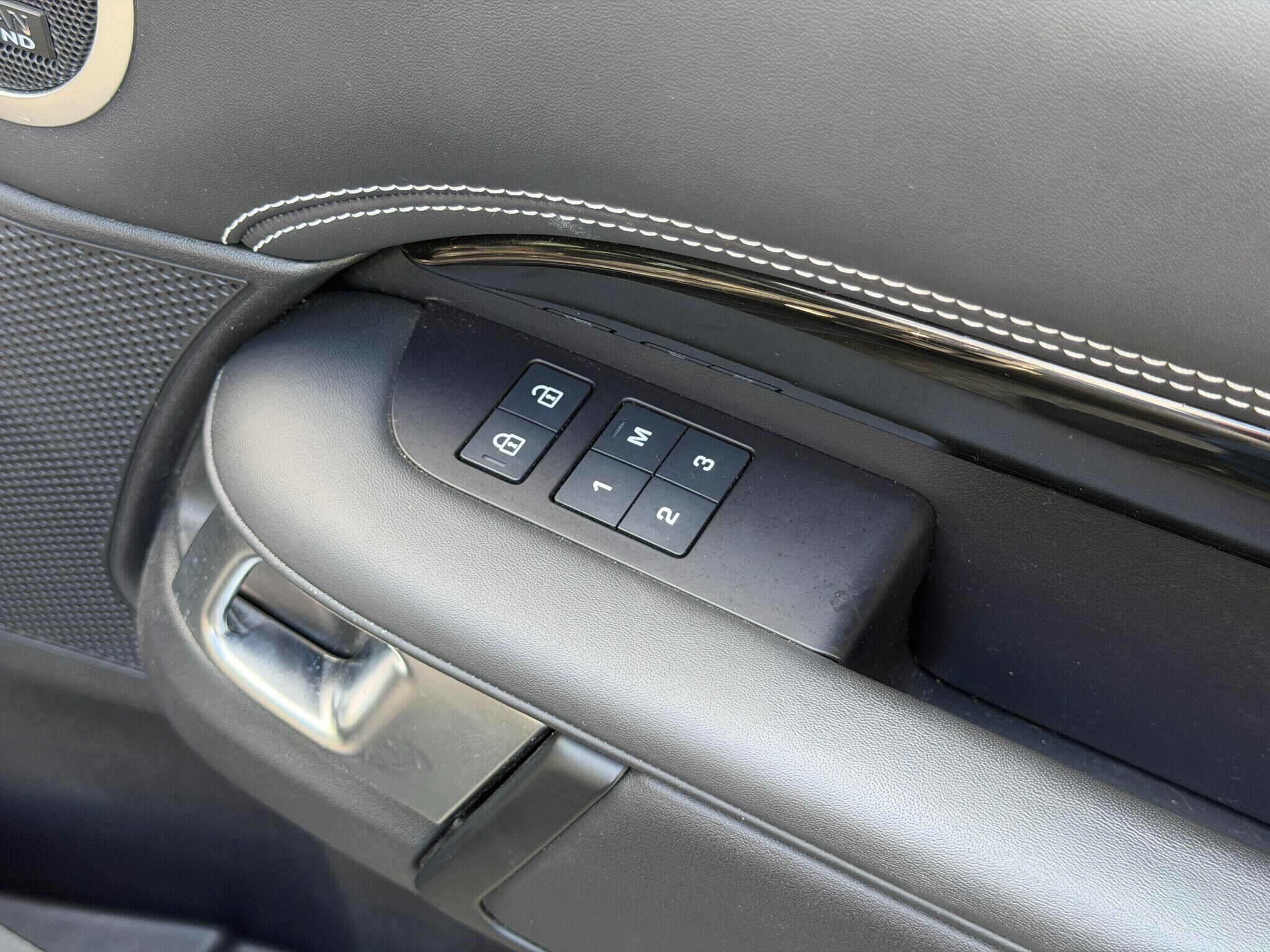 Land Rover Discovery Discovery Gallery Image