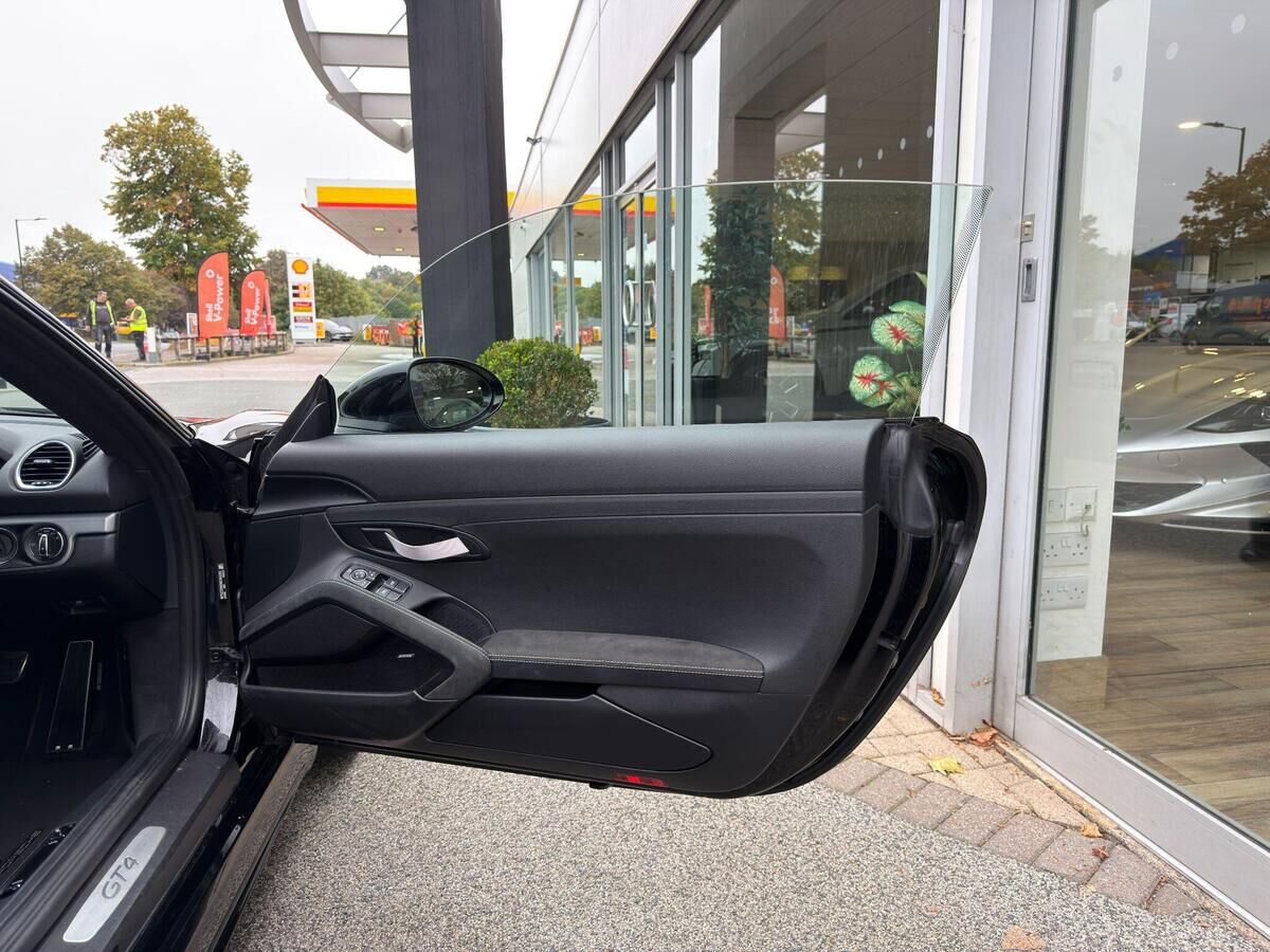 Porsche 718 Cayman 718 Cayman Gallery Image
