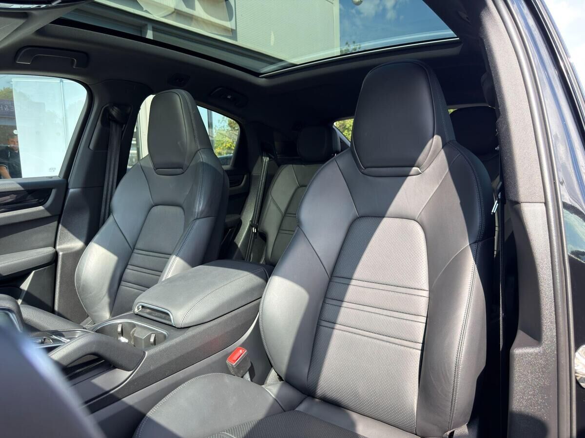 Porsche Cayenne Cayenne Gallery Image