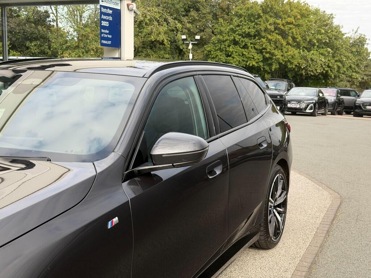 BMW i5 i5 Gallery Image