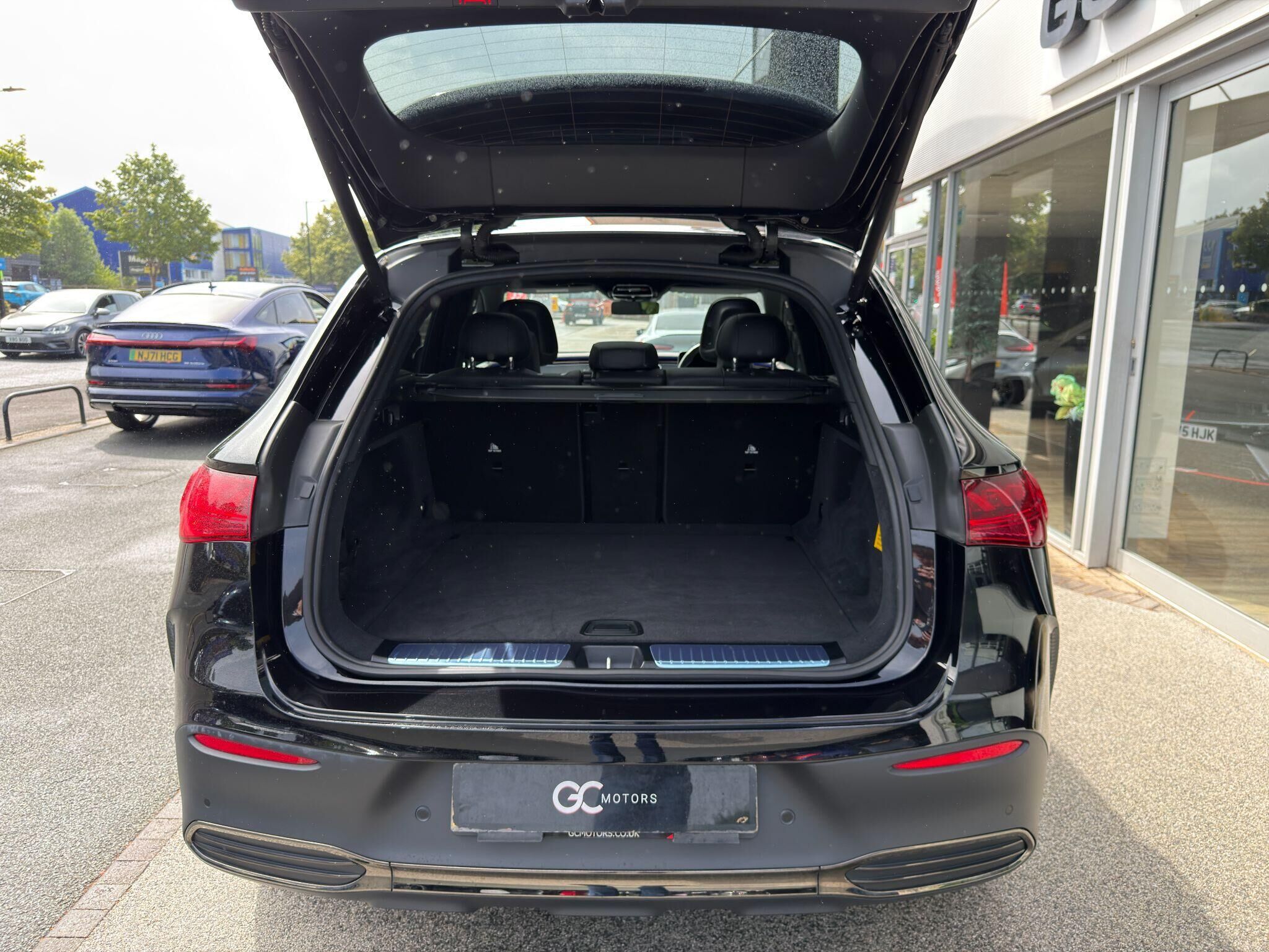 Mercedes-Benz EQE EQE Gallery Image