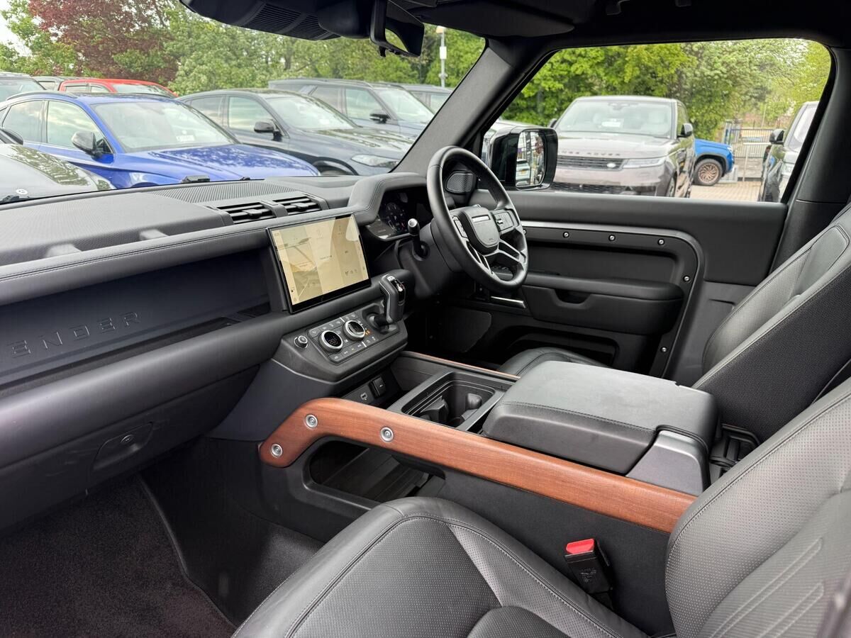 Land Rover Defender 90 Defender 90 Gallery Image
