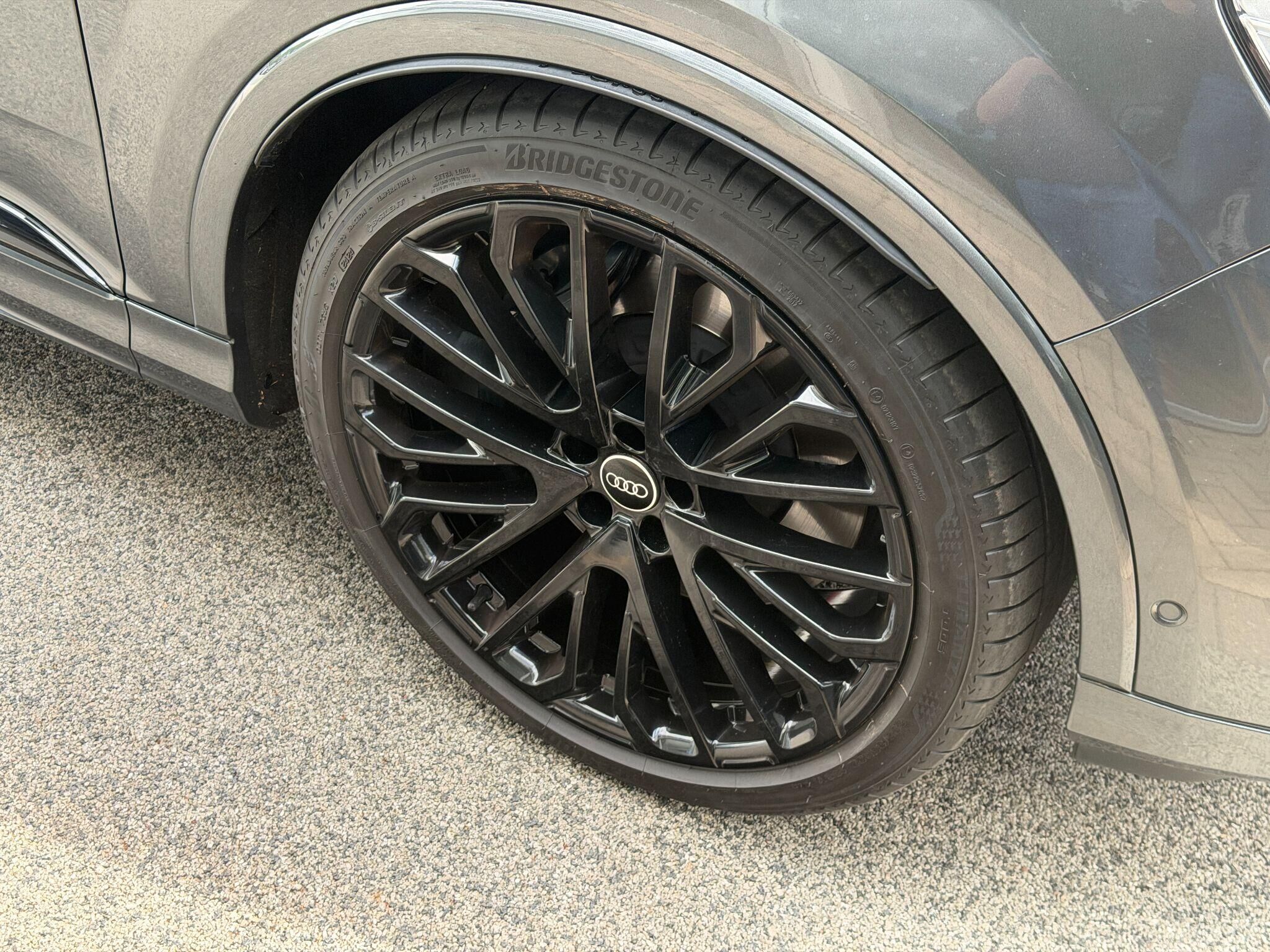 Audi SQ7 SQ7 Gallery Image