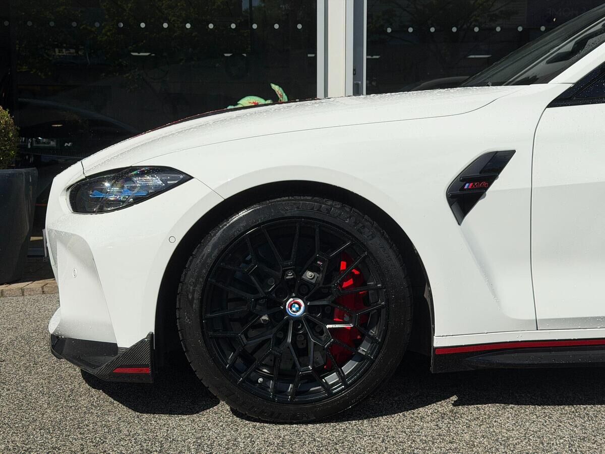 BMW M4 M4 Gallery Image