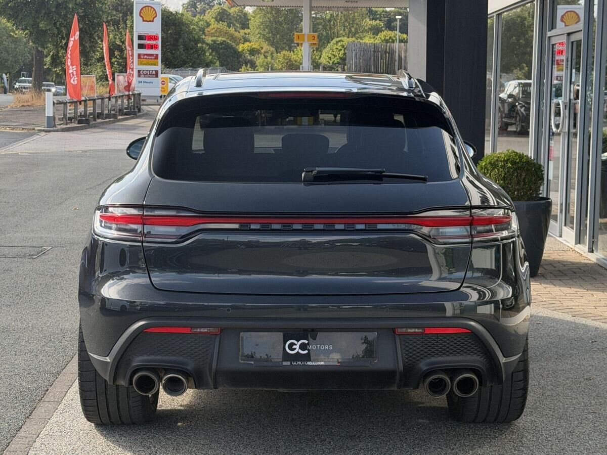 Porsche Macan Macan Gallery Image