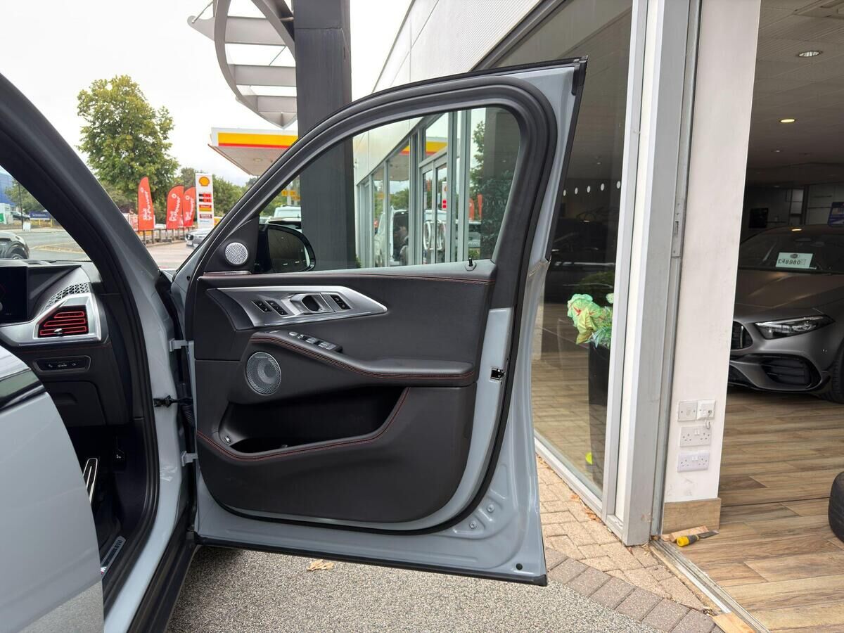 BMW XM XM Gallery Image