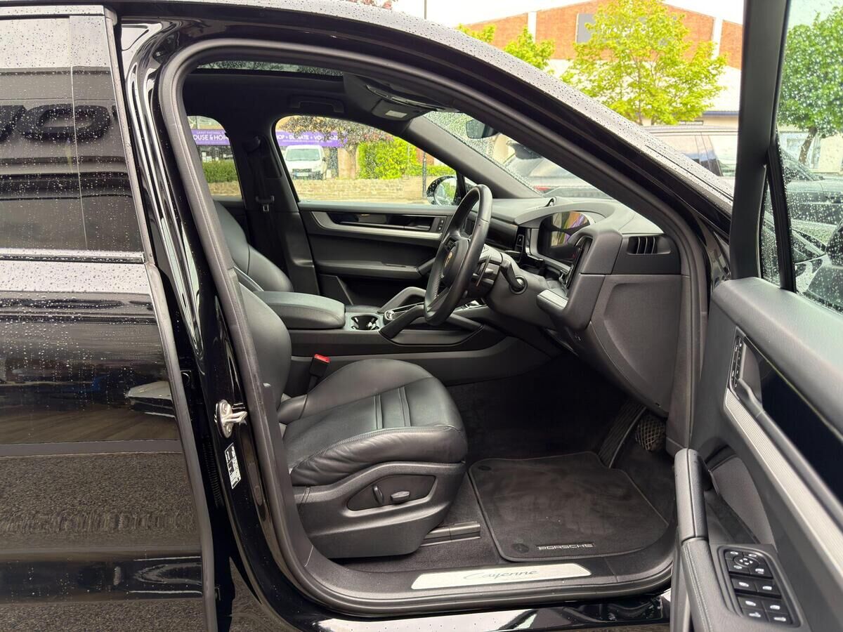 Porsche Cayenne Cayenne Gallery Image