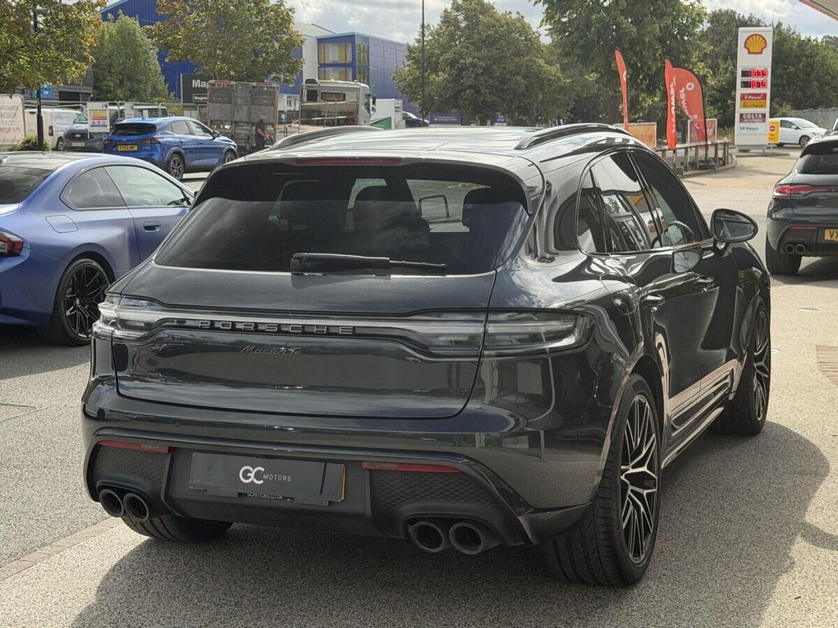 Porsche Macan Macan Gallery Image