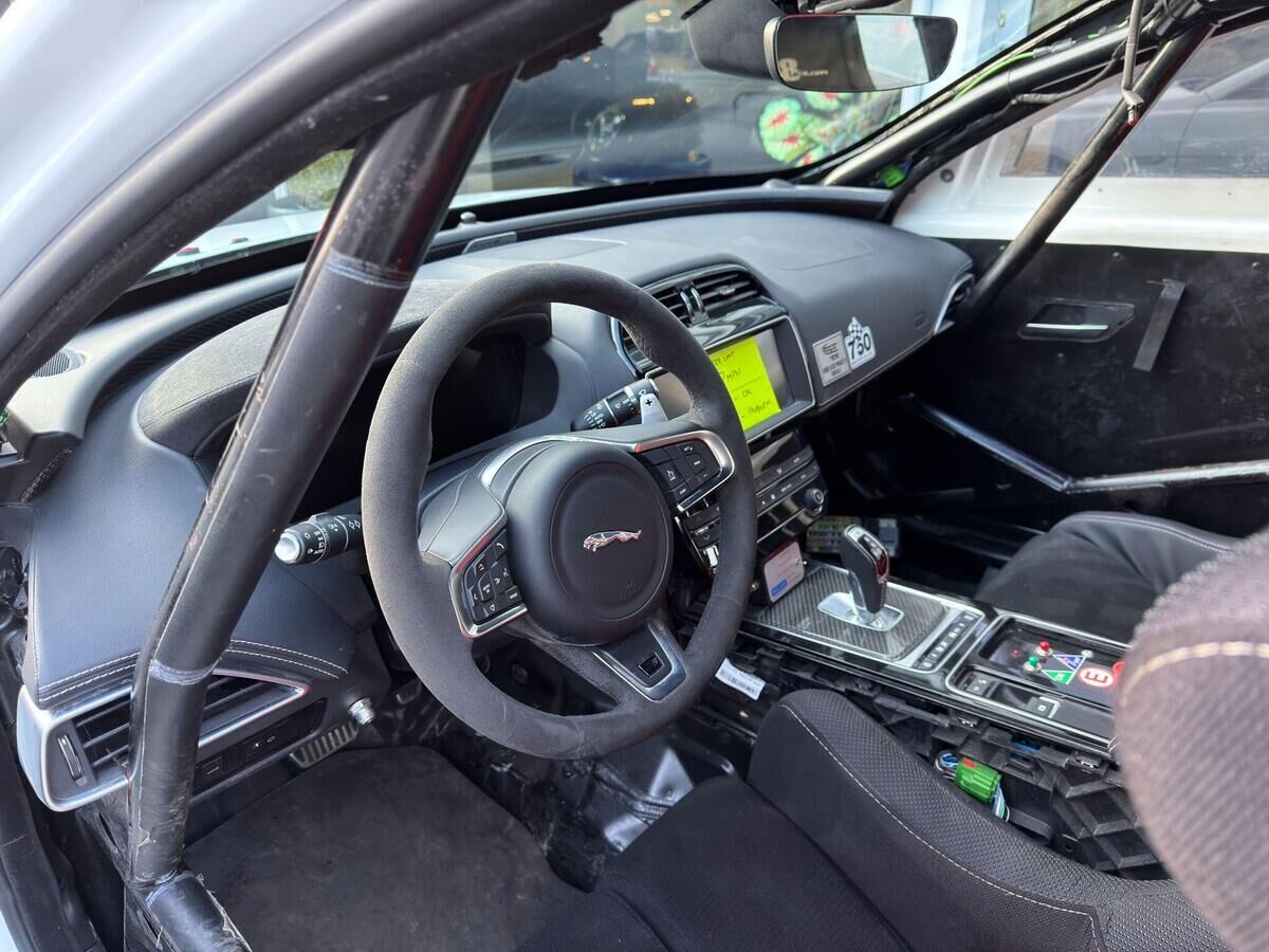 Jaguar XE XE Gallery Image