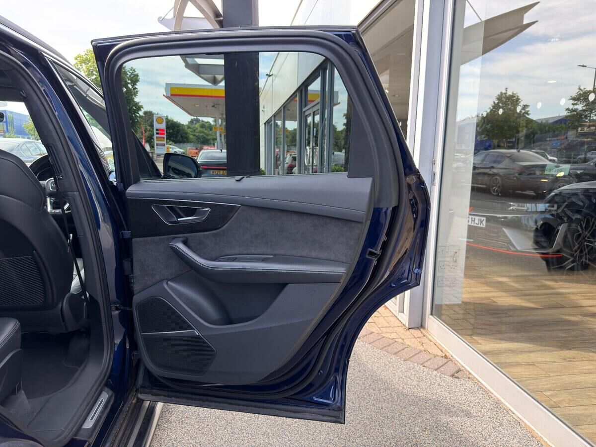 Audi Q7 Q7 Gallery Image