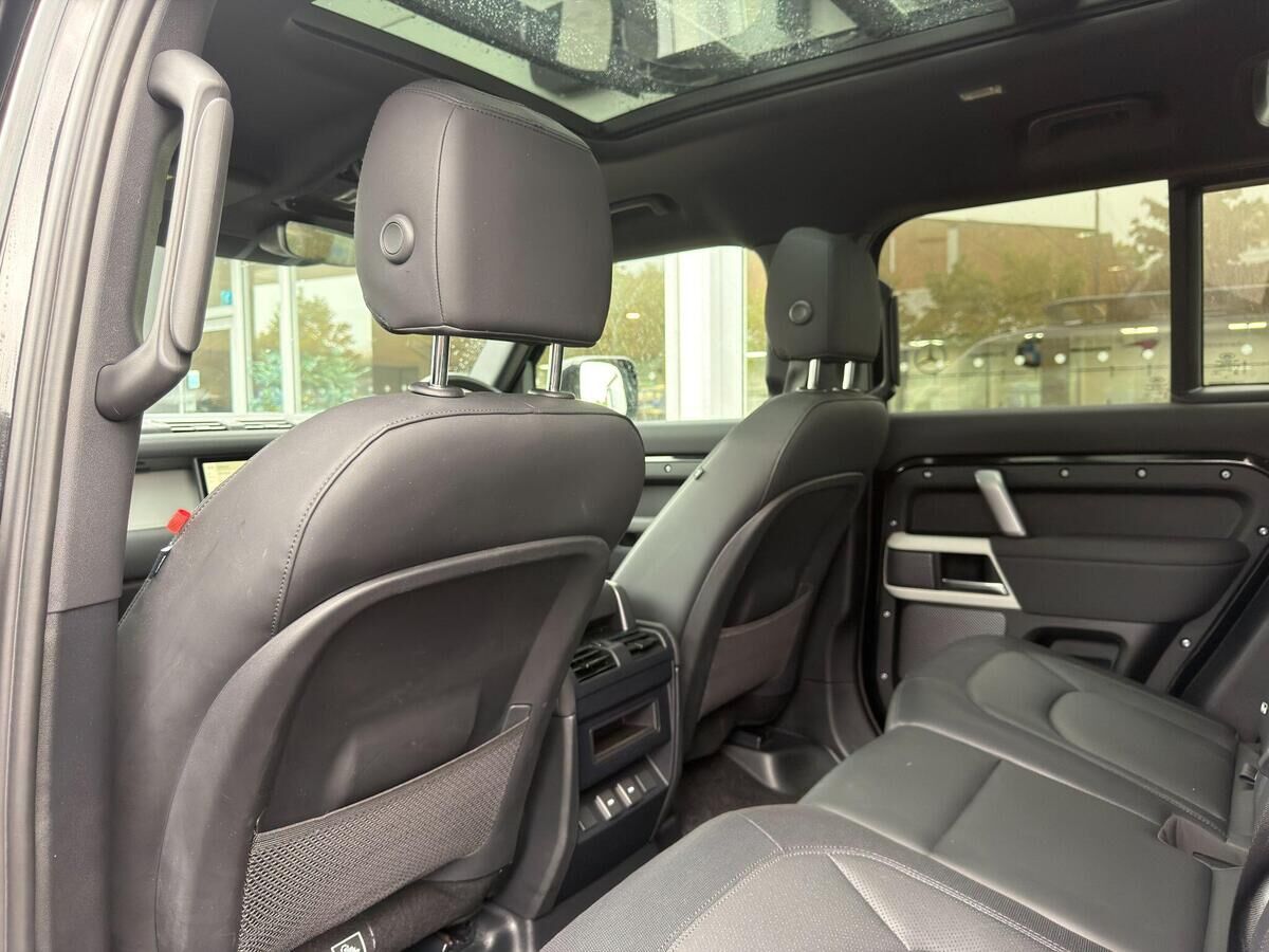 Land Rover Defender 110 Defender 110 Gallery Image