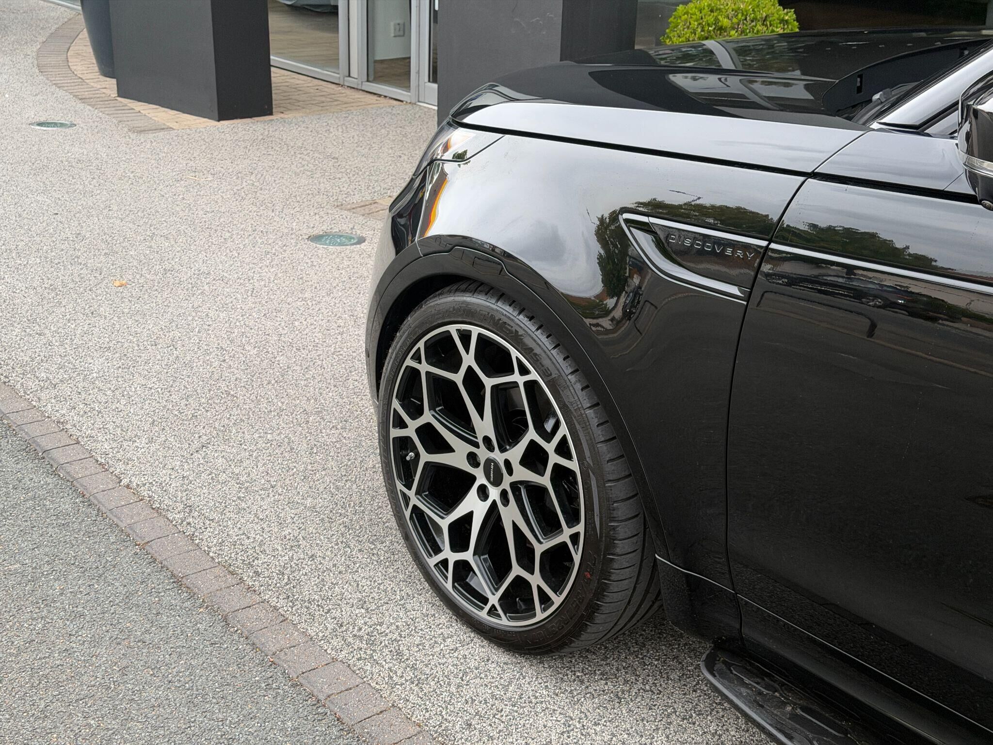Land Rover Discovery Discovery Gallery Image