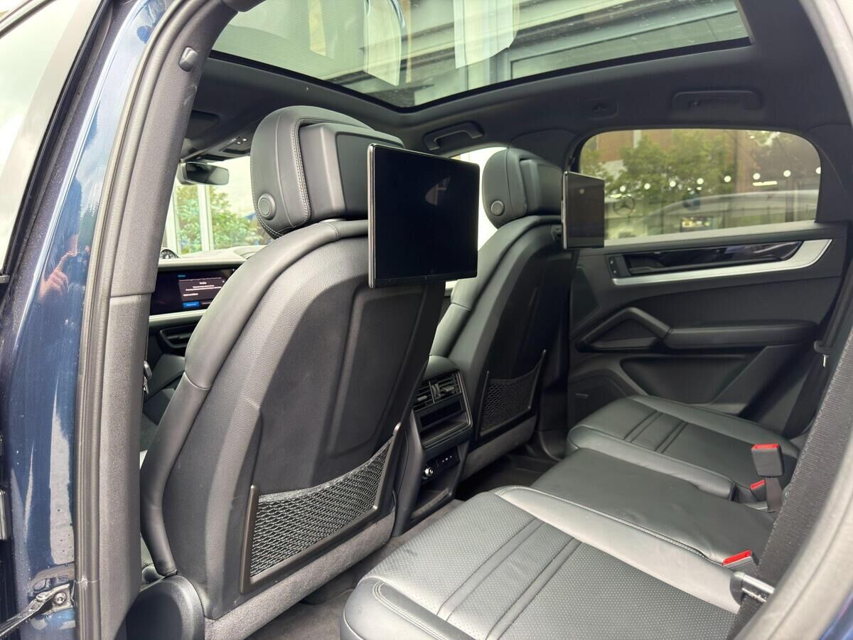 Porsche Cayenne Cayenne Gallery Image