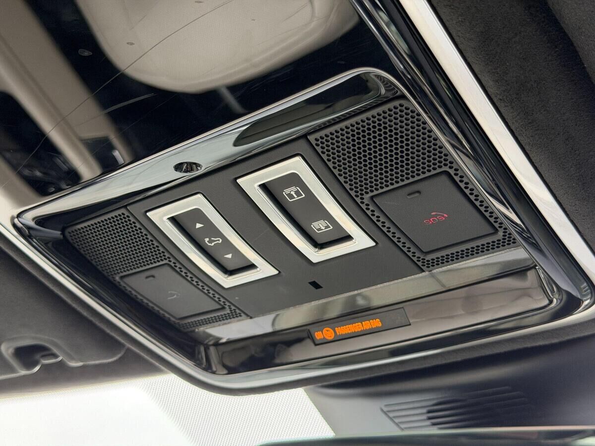 Land Rover Range Rover Range Rover Gallery Image