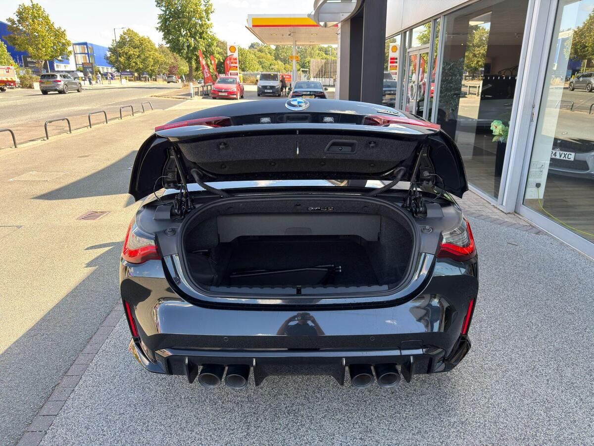 BMW M4 M4 Gallery Image