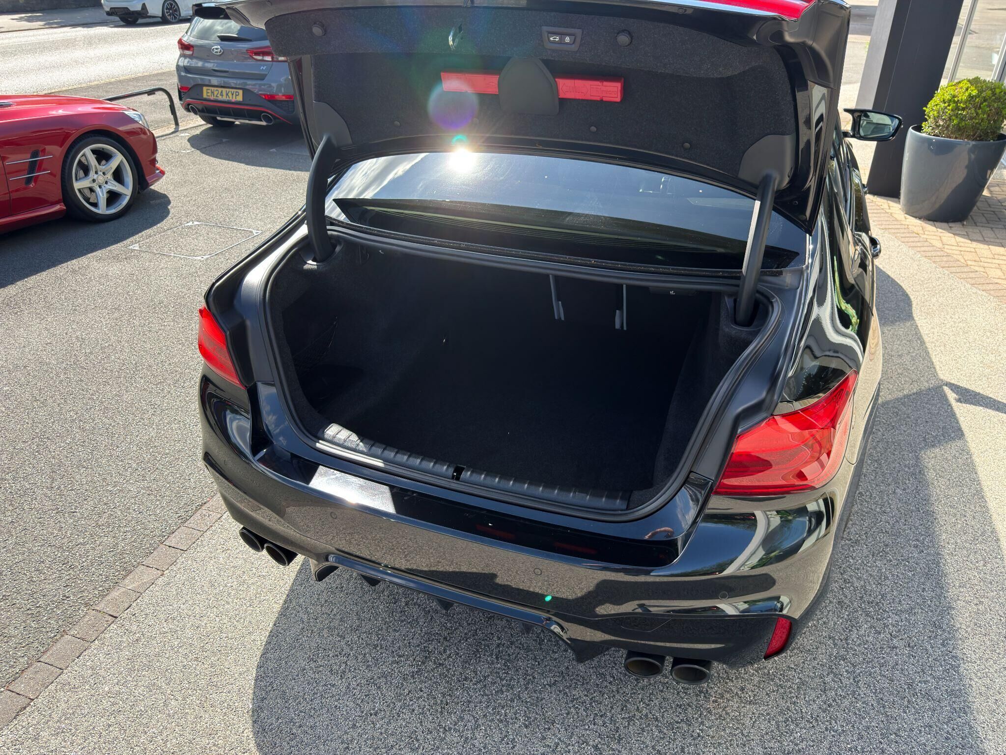 BMW M5 M5 Gallery Image