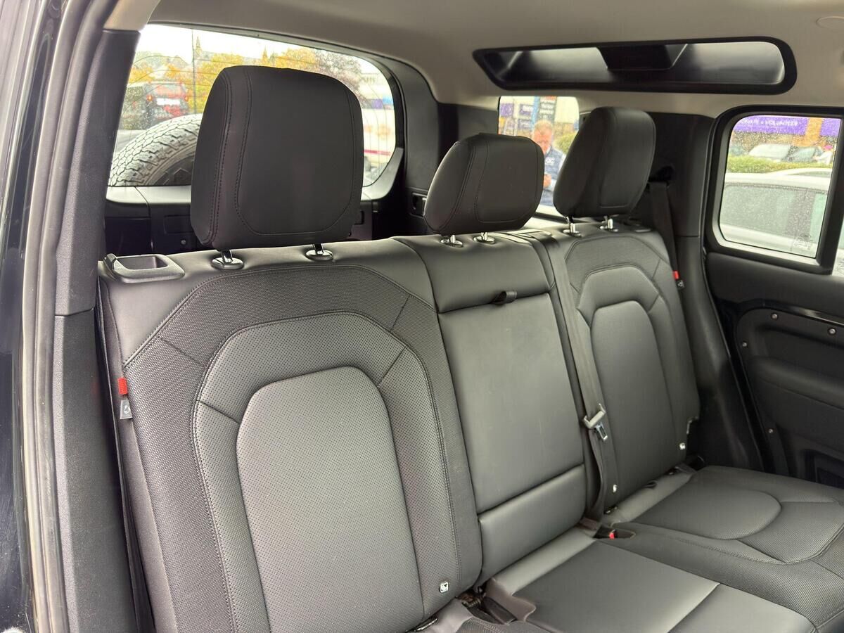 Land Rover Defender 110 Defender 110 Gallery Image