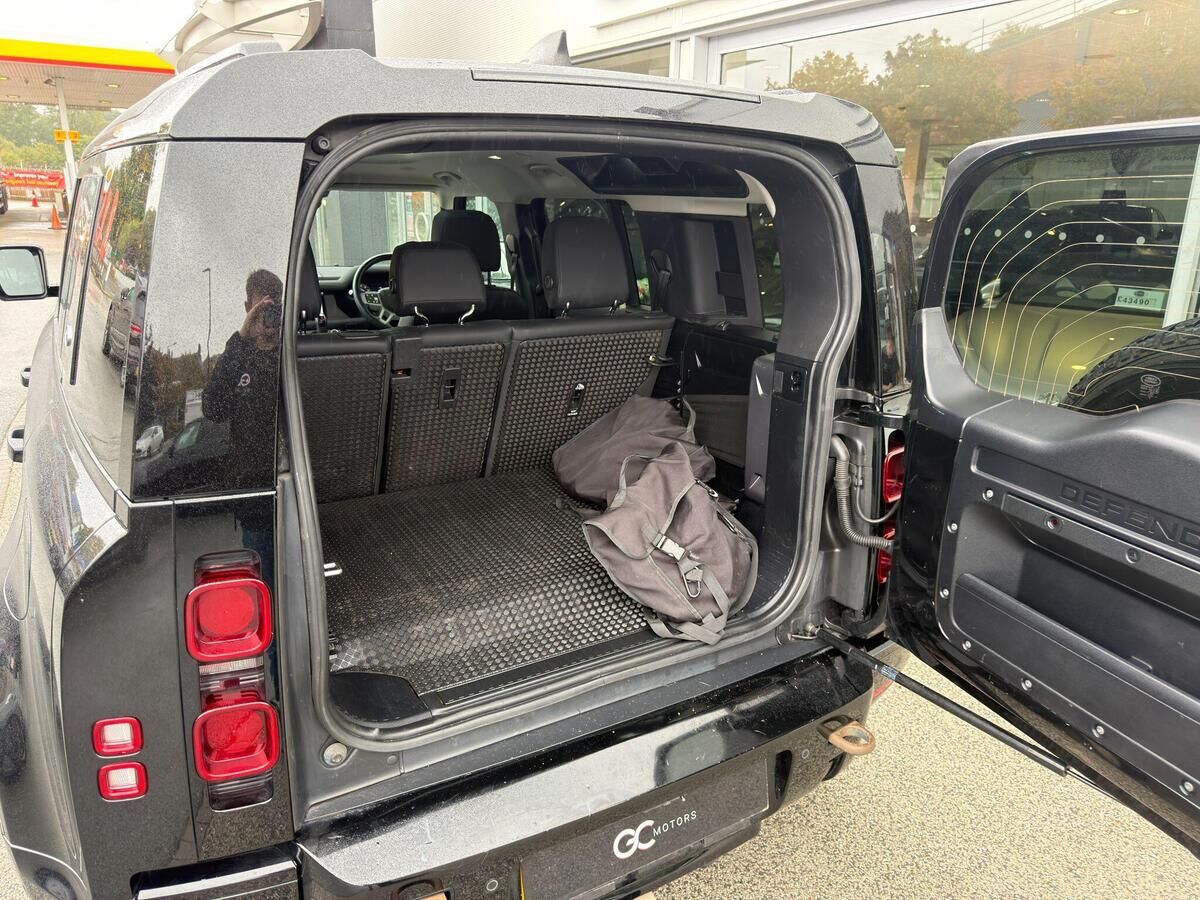 Land Rover Defender 110 Defender 110 Gallery Image