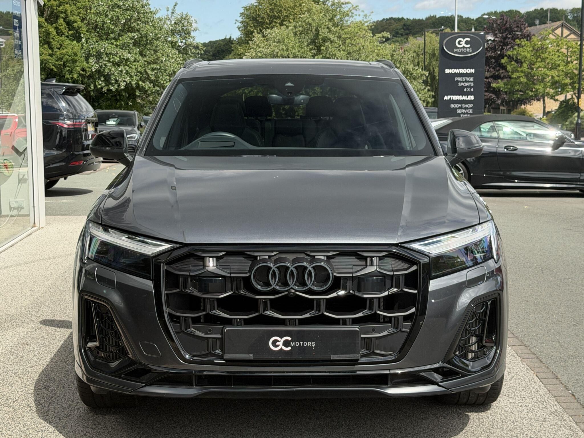 Audi SQ7 SQ7 Gallery Image
