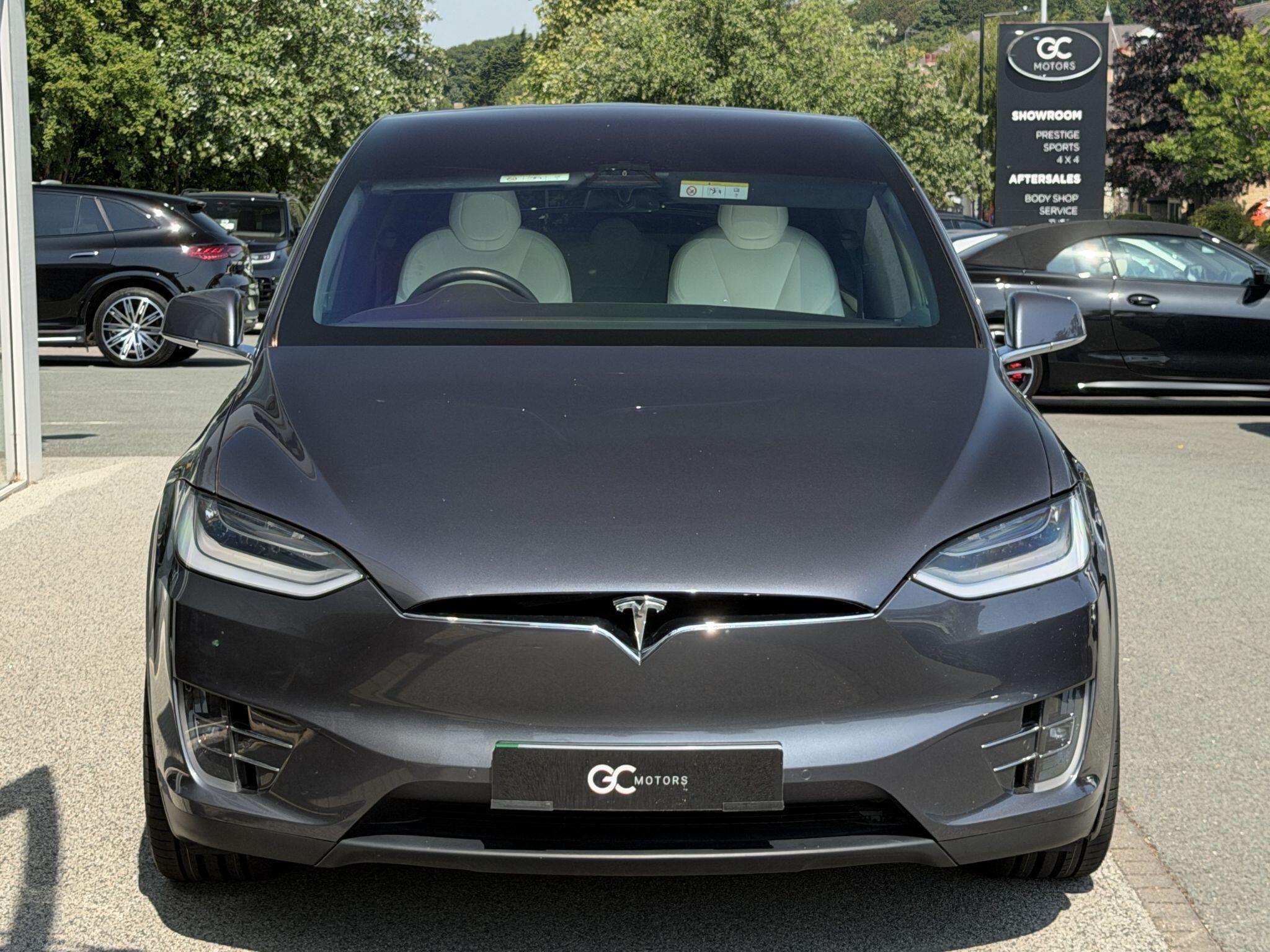 Tesla Model X Model X Gallery Image