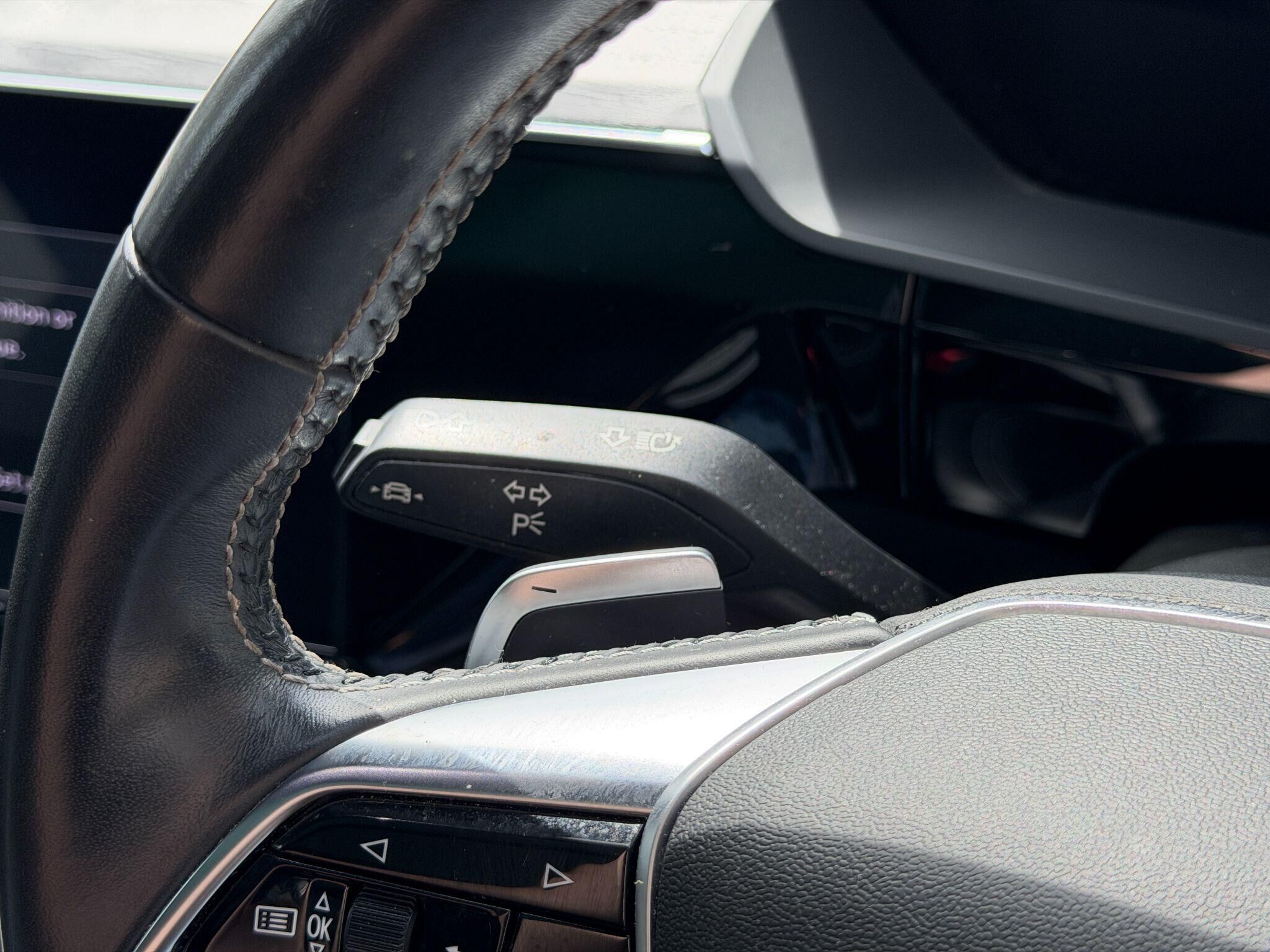 Audi e-tron e-tron Gallery Image