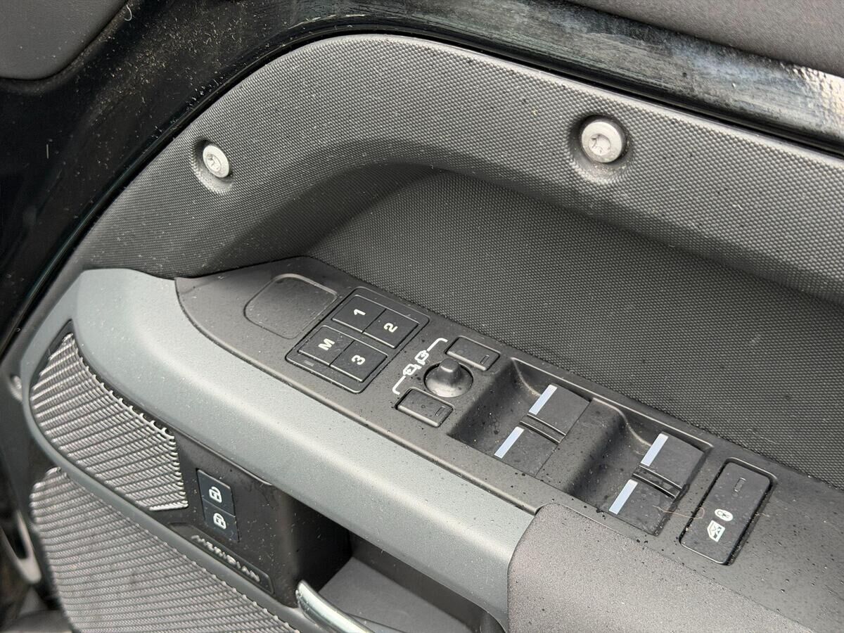 Land Rover Defender 110 Defender 110 Gallery Image