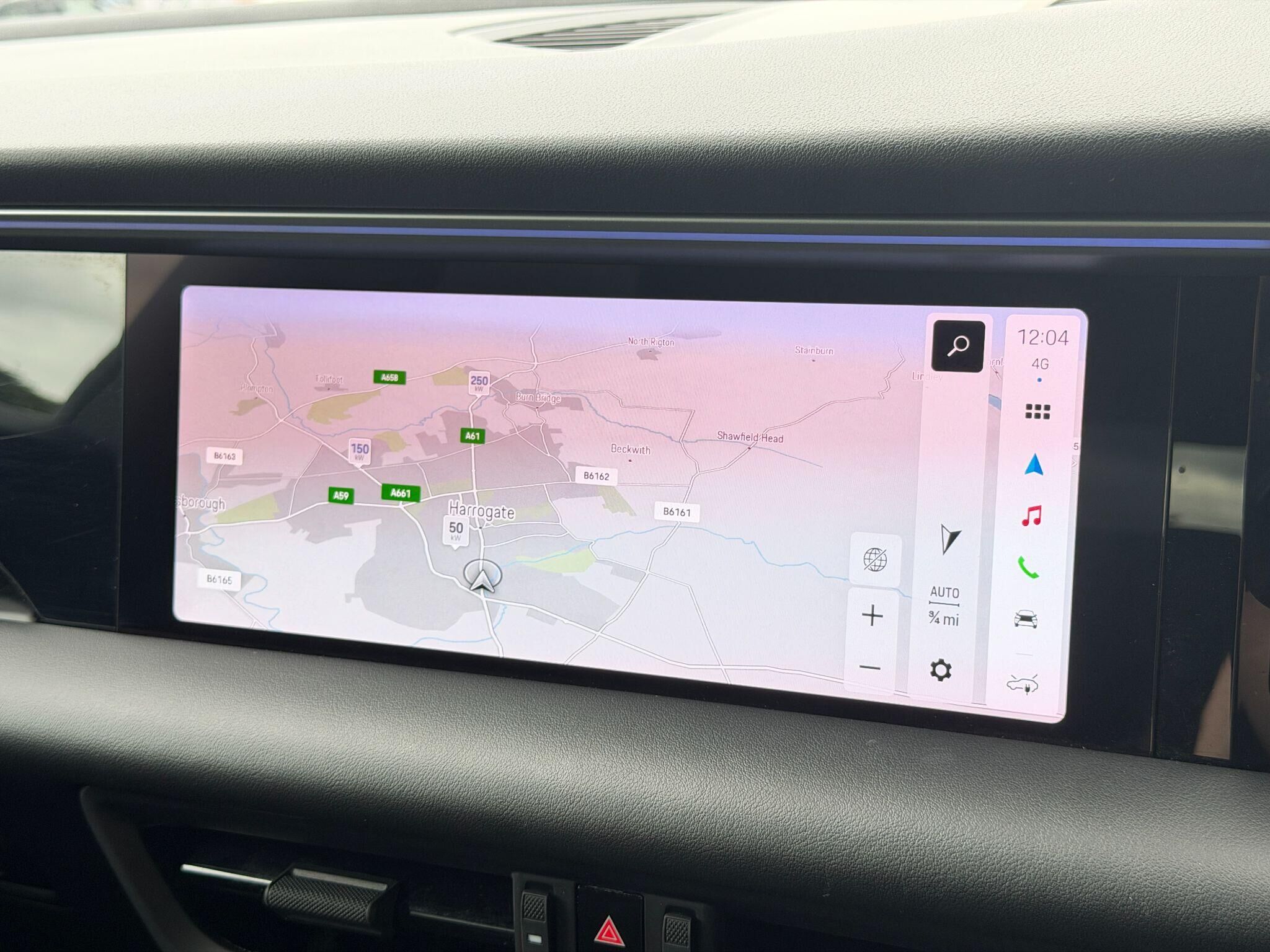 Porsche Macan Macan Gallery Image