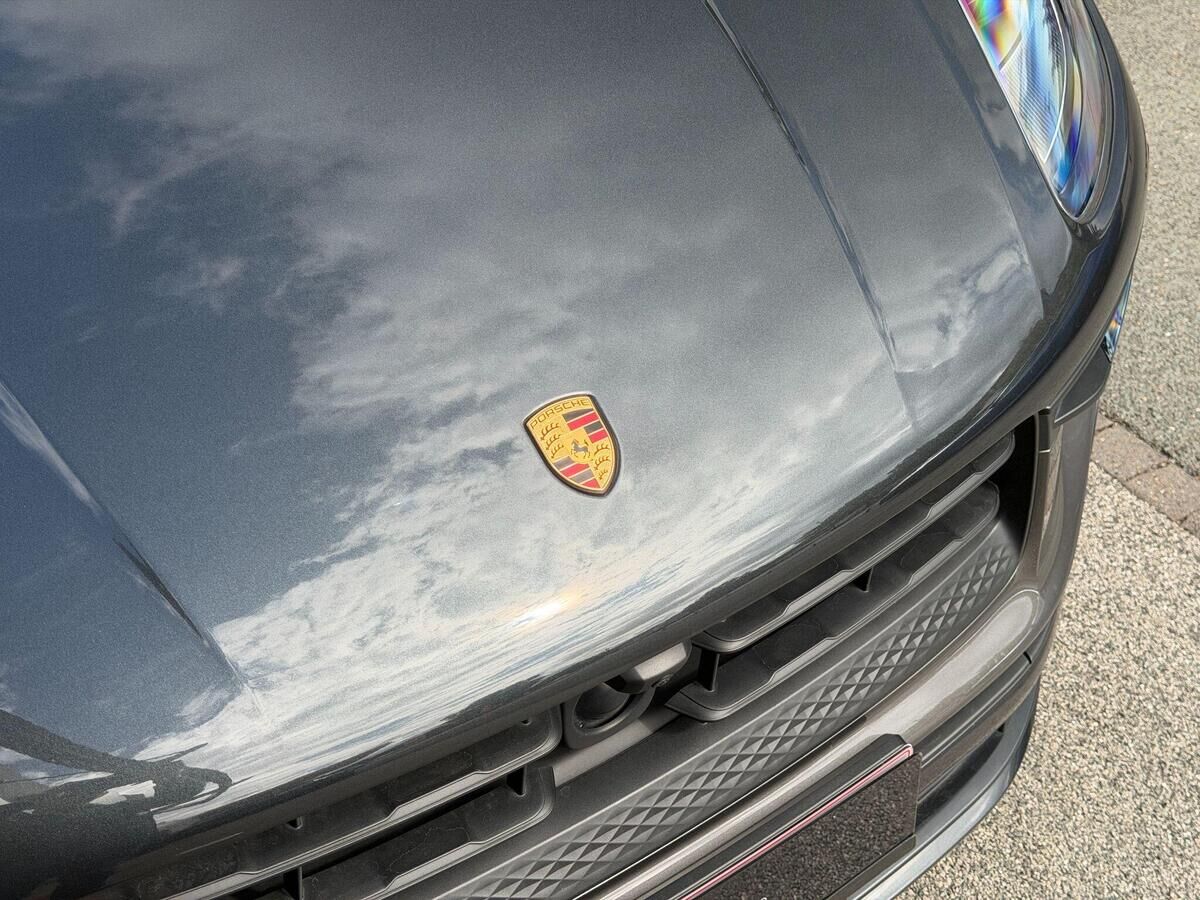 Porsche Macan Macan Gallery Image