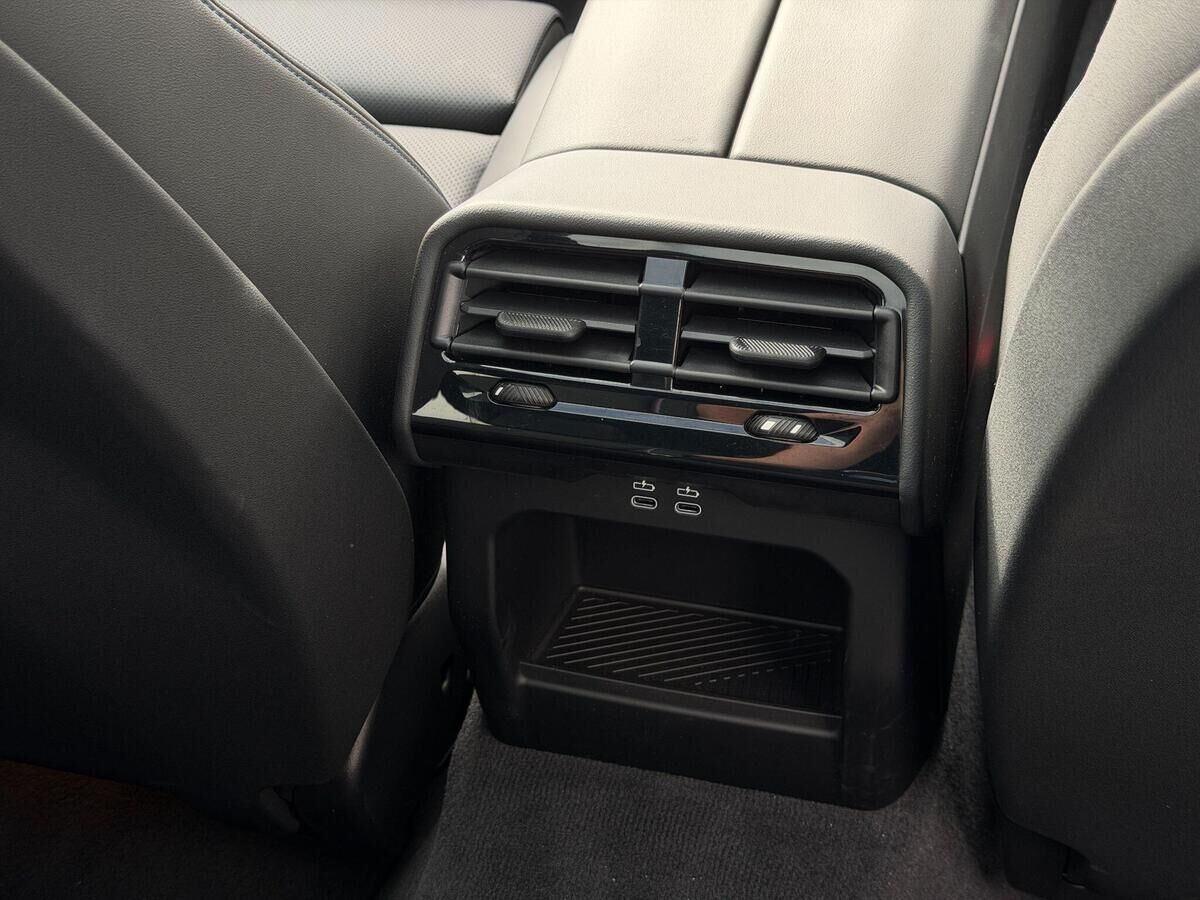BMW i5 i5 Gallery Image