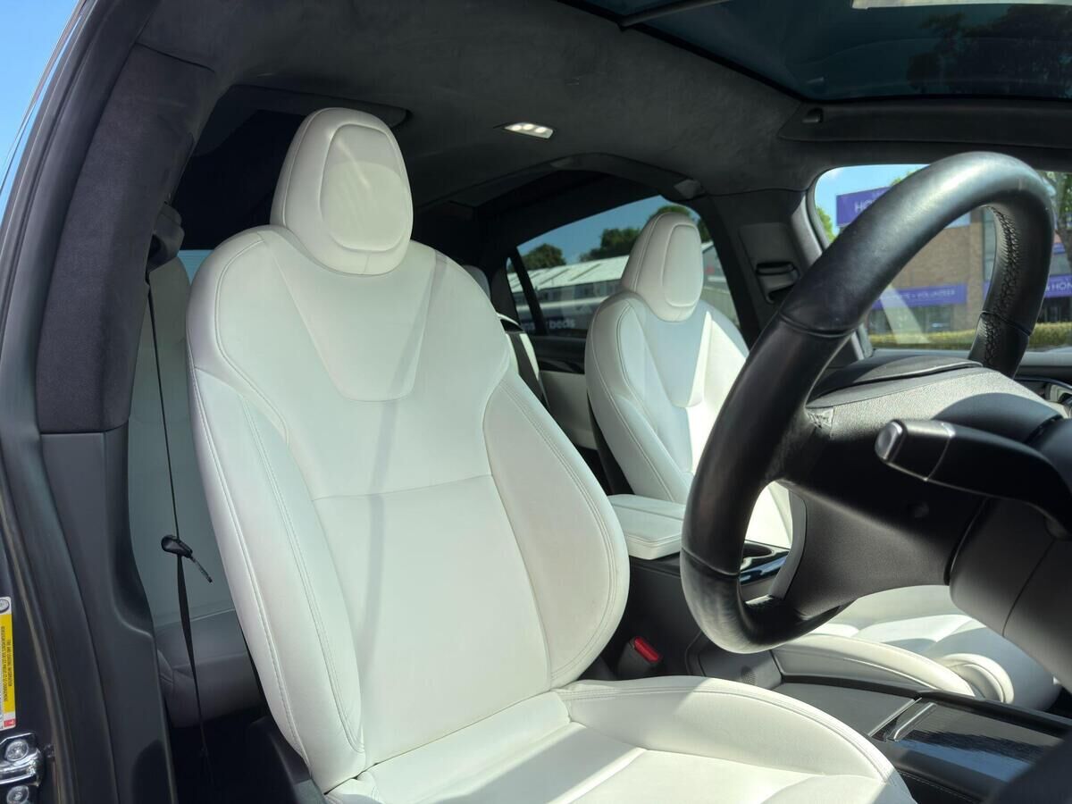 Tesla Model X Model X Gallery Image