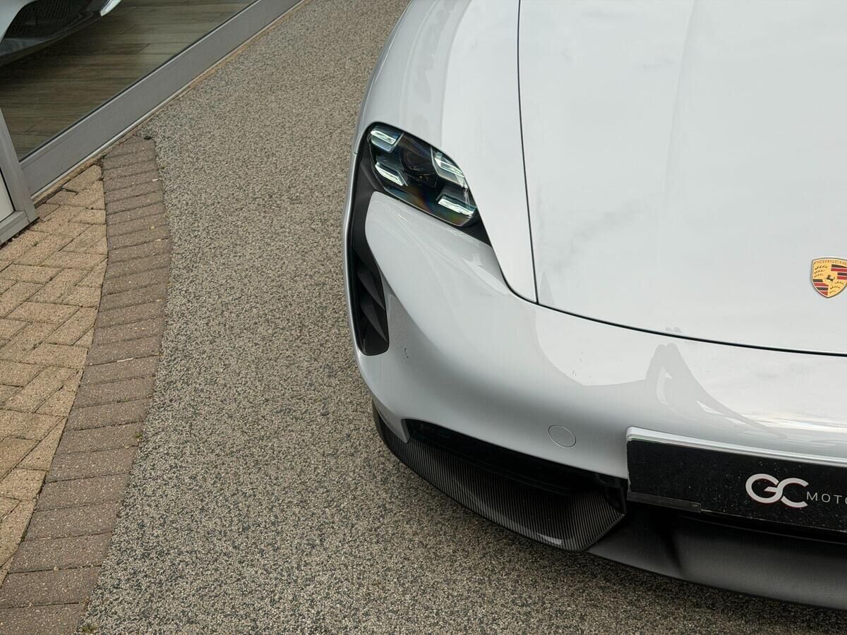 Porsche Taycan Taycan Gallery Image
