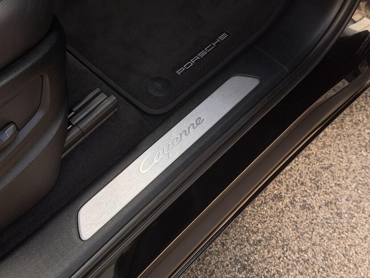 Porsche Cayenne Cayenne Gallery Image