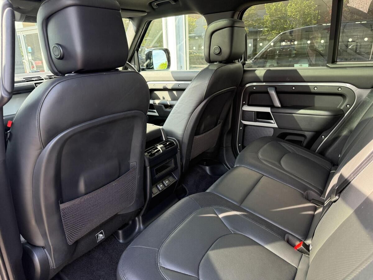 Land Rover Defender 110 Defender 110 Gallery Image