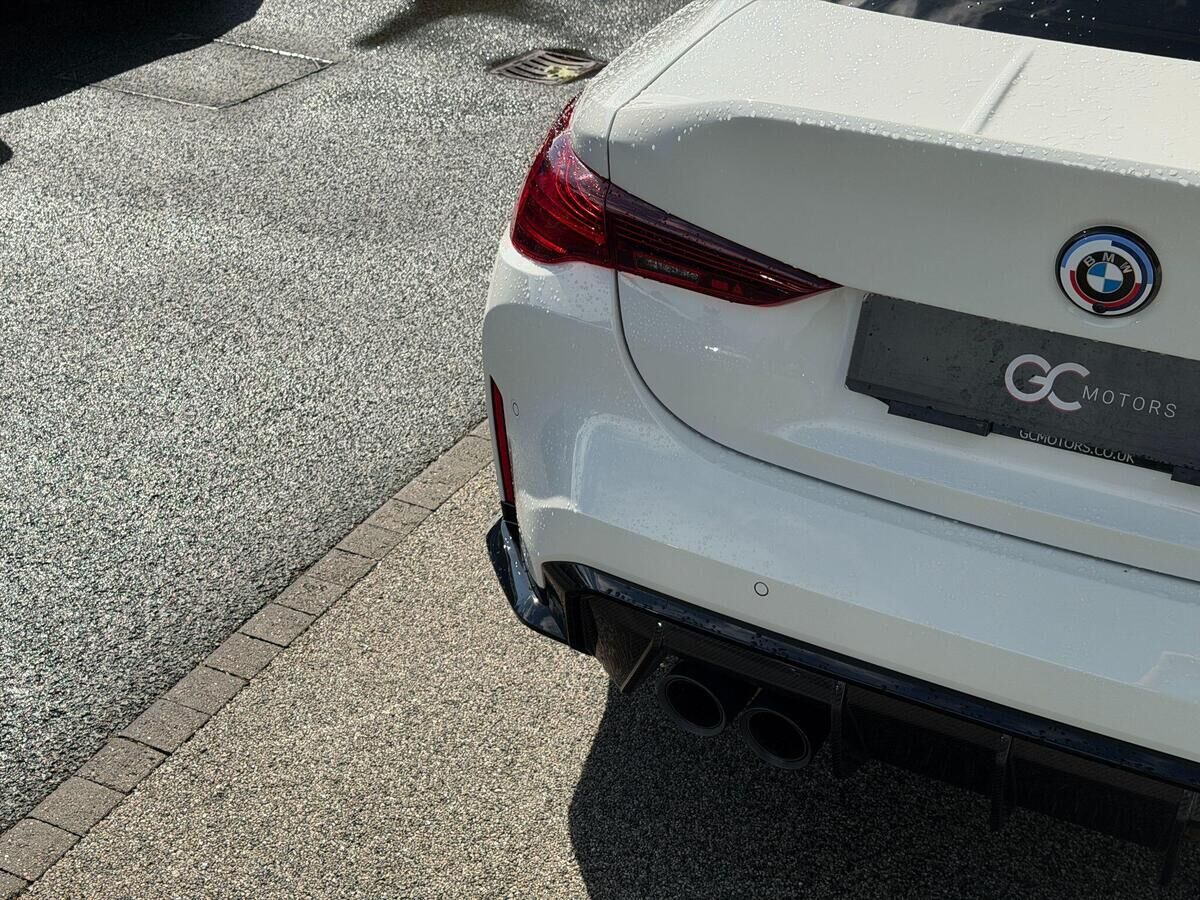 BMW M4 M4 Gallery Image