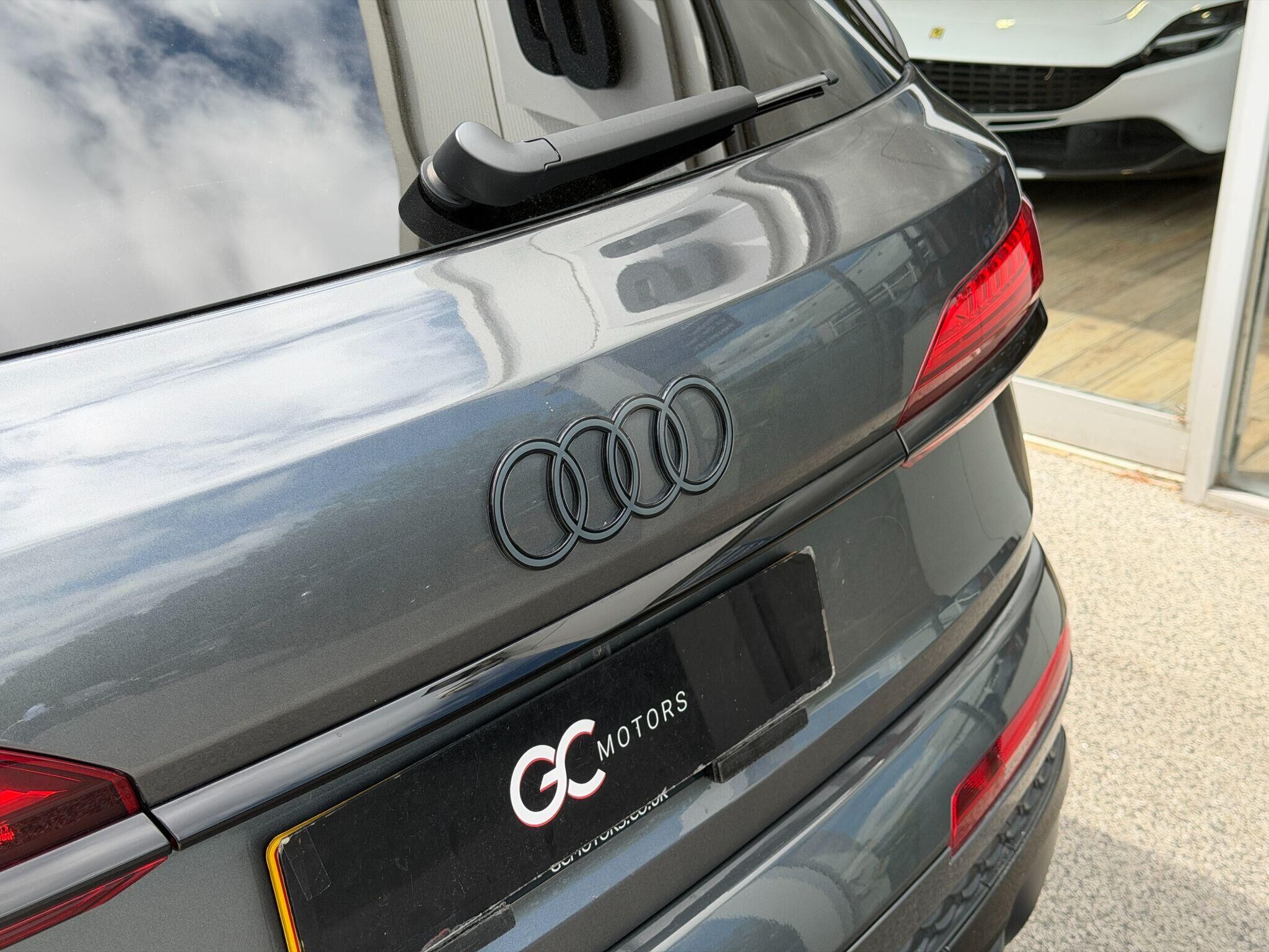Audi SQ7 SQ7 Gallery Image