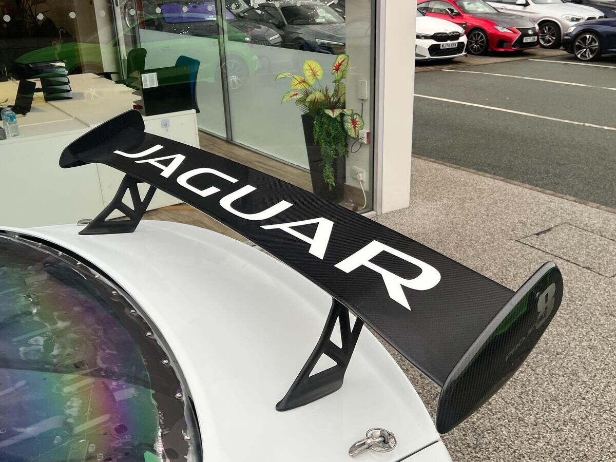 Jaguar XE XE Gallery Image