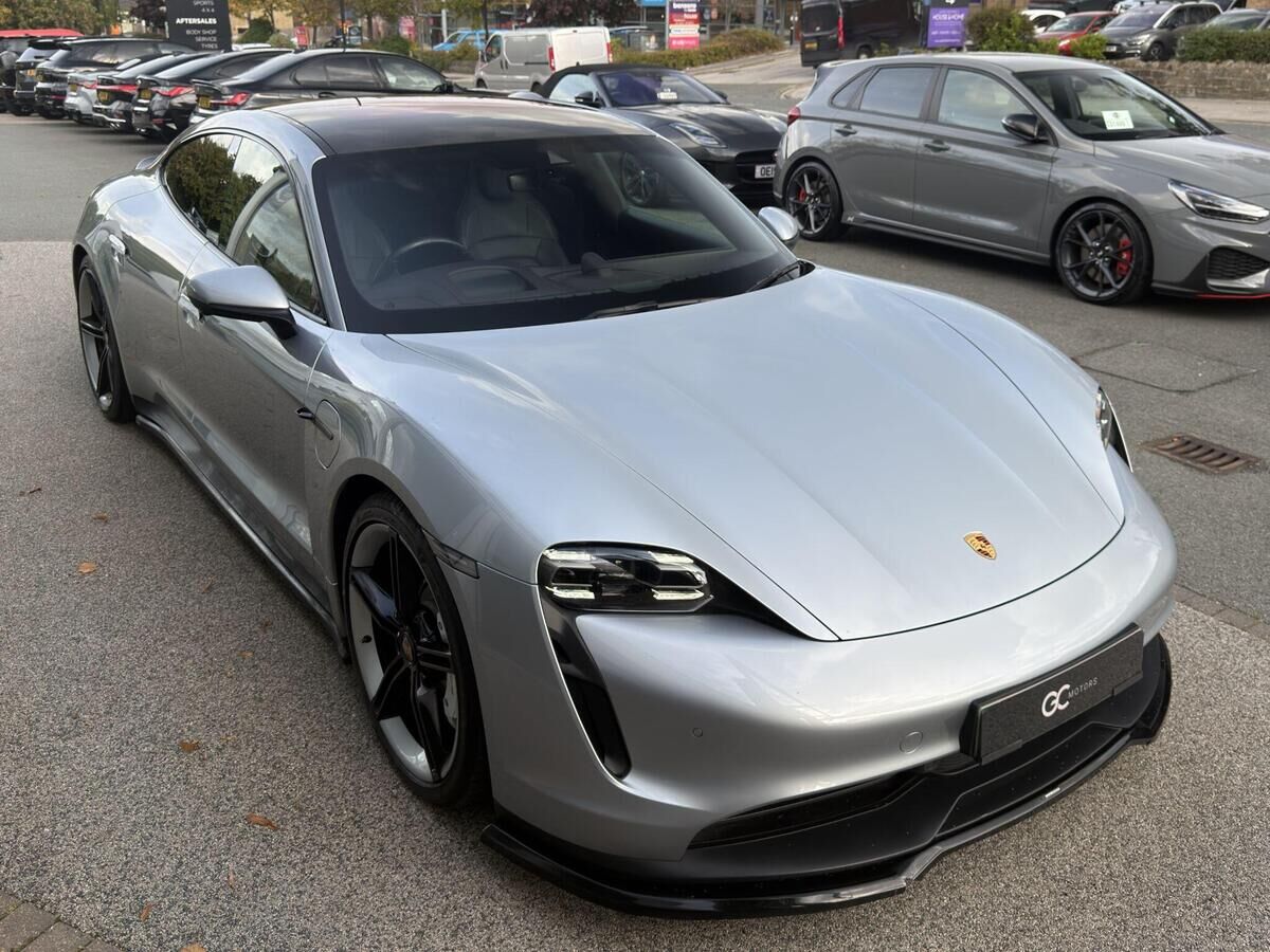 Porsche Taycan Taycan Gallery Image