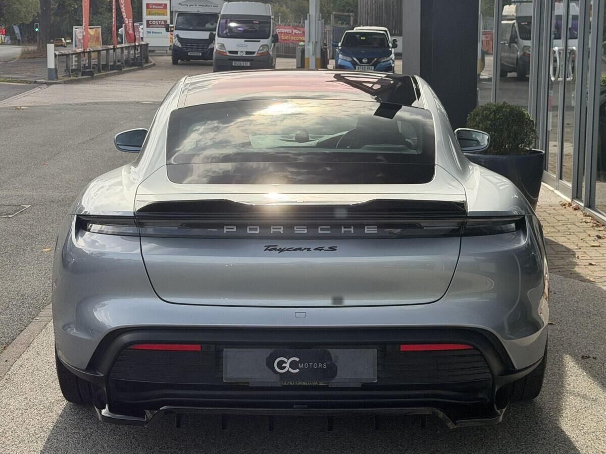 Porsche Taycan Taycan Gallery Image