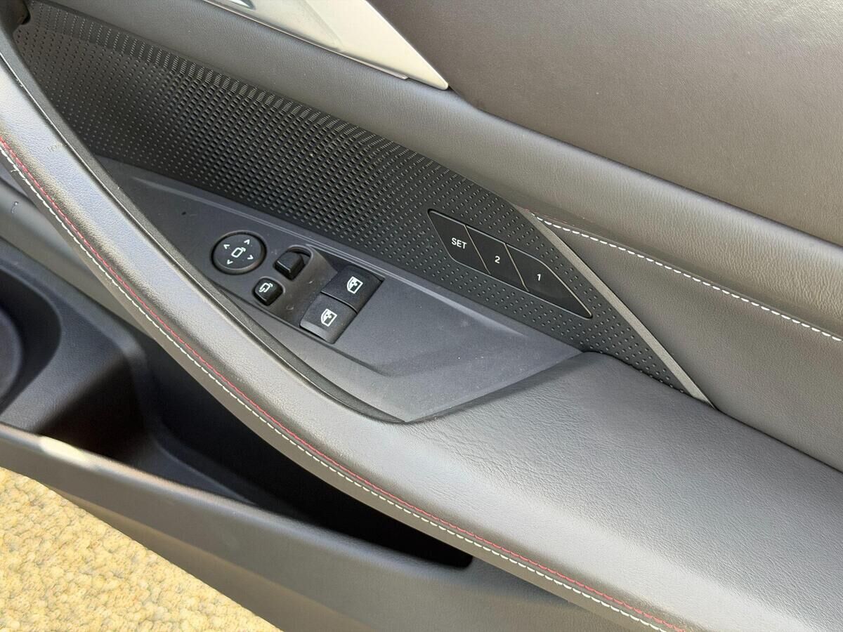 BMW M4 M4 Gallery Image