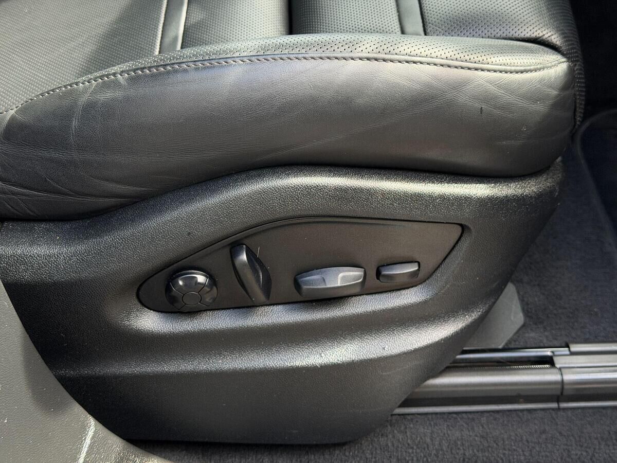 Porsche Cayenne Cayenne Gallery Image