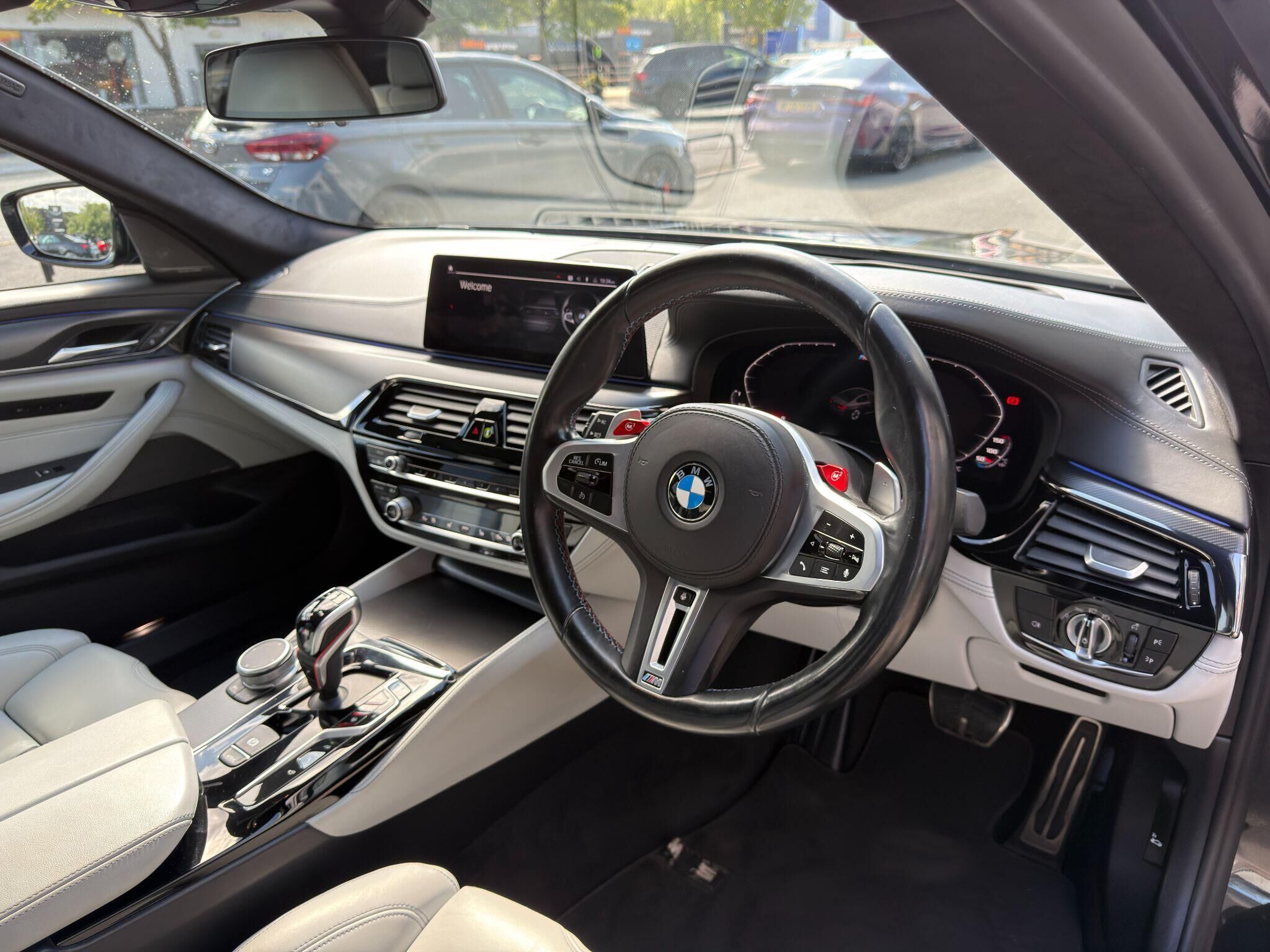 BMW M5 M5 Gallery Image