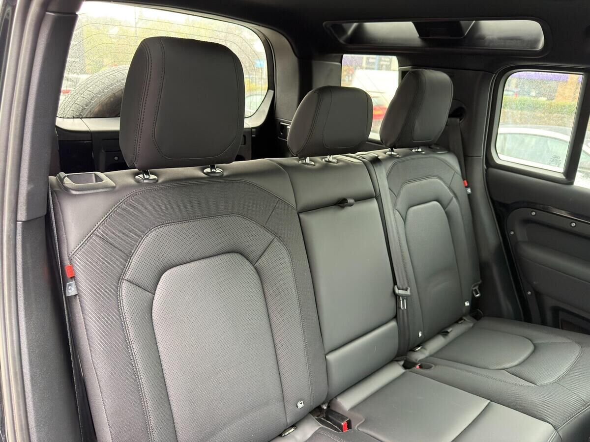 Land Rover Defender 110 Defender 110 Gallery Image