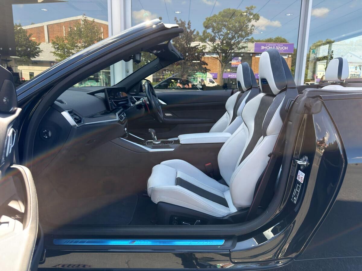 BMW M4 M4 Gallery Image