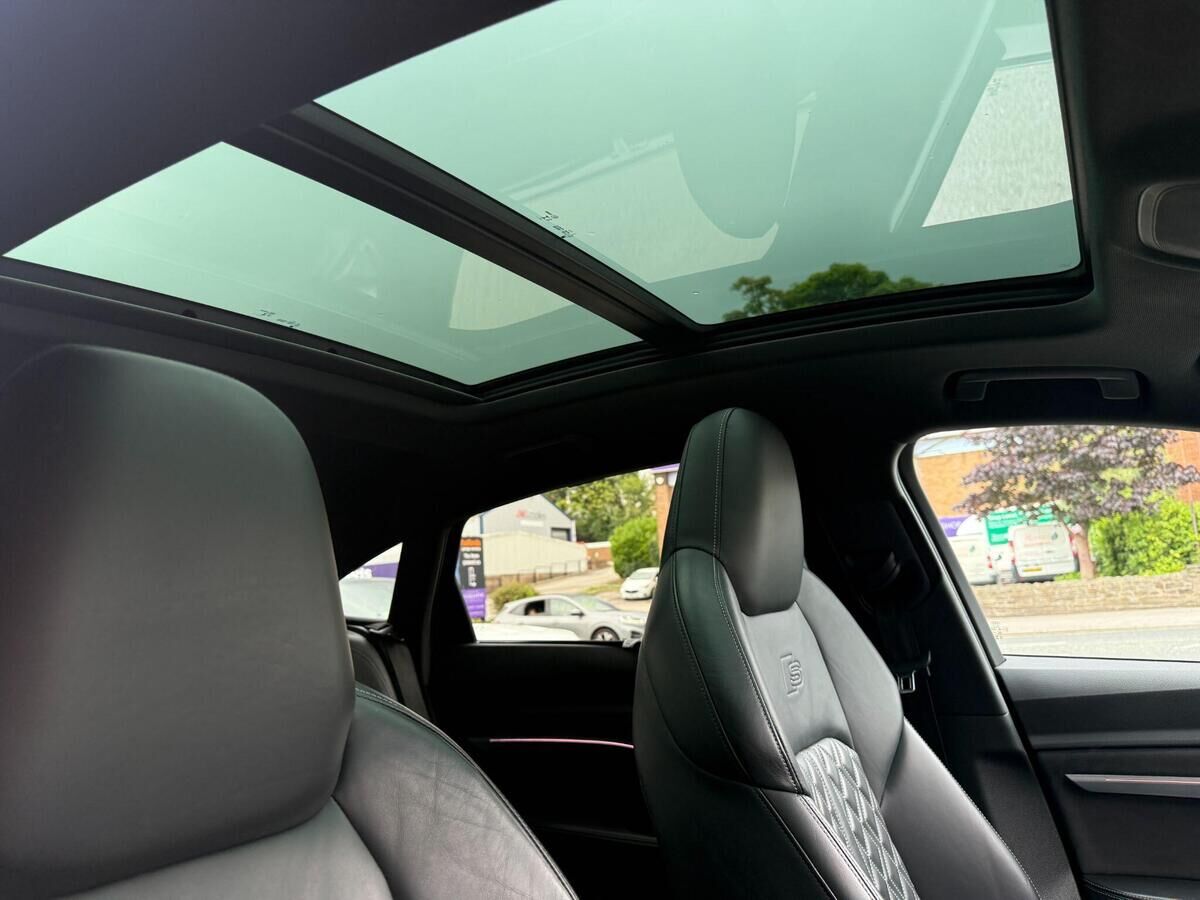Audi Q8 e-tron Q8 e-tron Gallery Image